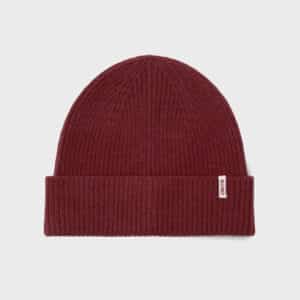 un bonnet en laine d'agneau terracotta Billybelt, vue de face sur fond blanc