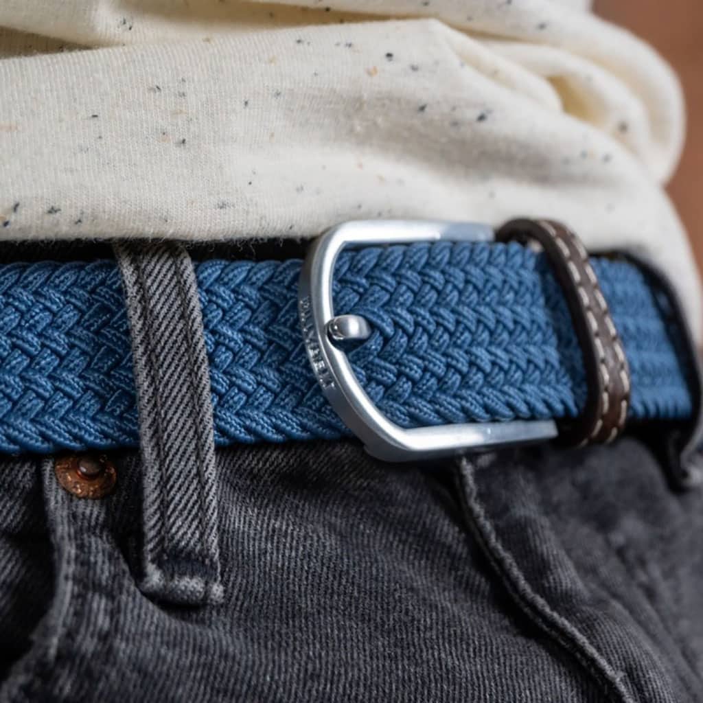 une ceinture élastique tressée "Air Force" Billybelt, zoom sur la boucle