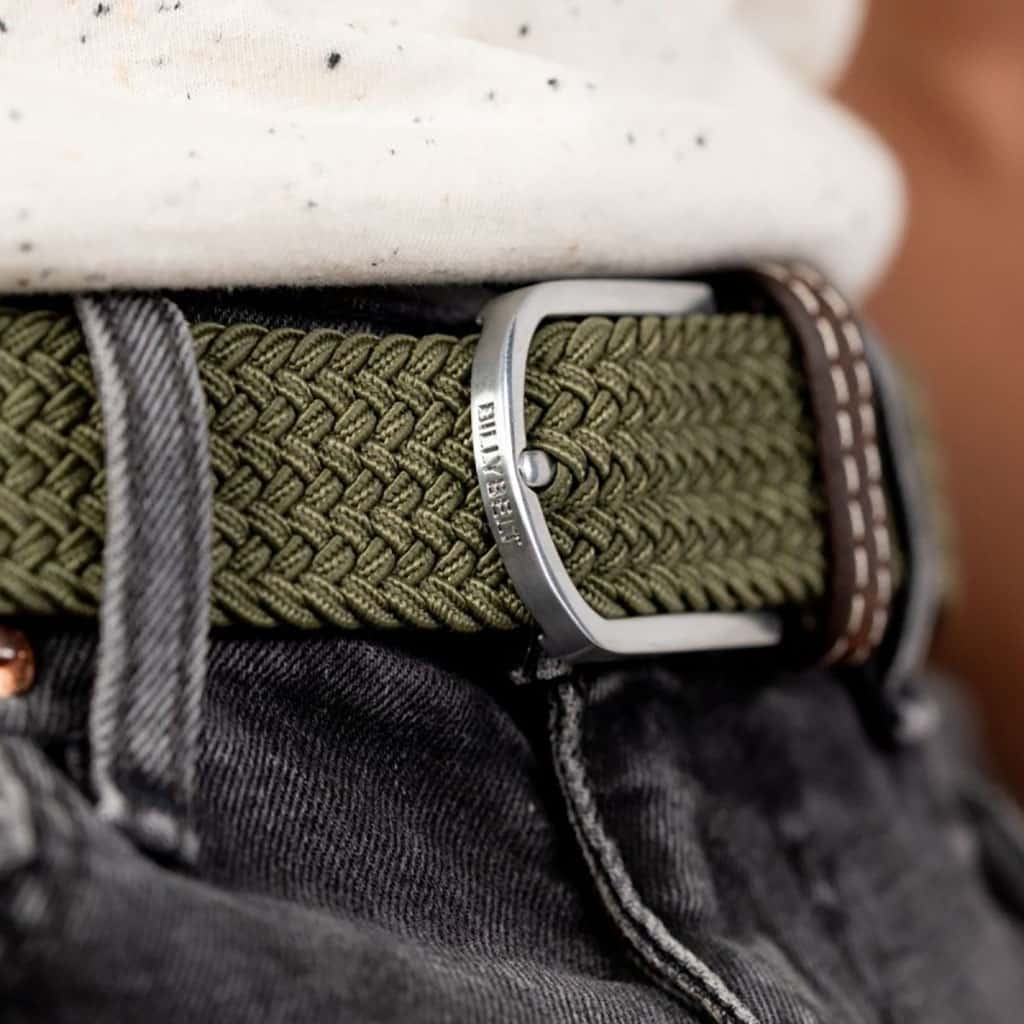 une ceinture élastique tressée vert armé Billybelt, zoom sur la boucle