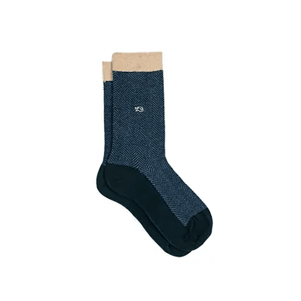 une paire de chaussette en coton peigné chevrons "Belle-Ile" Billybelt, vue de face sur fond blanc