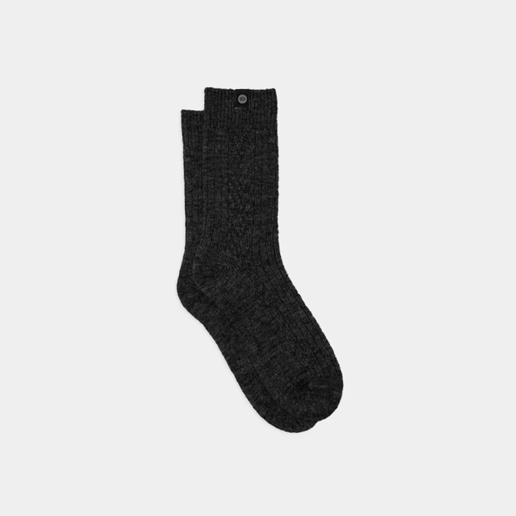 une paire de chaussettes en laine noir Billyblet, vue de face sur fond blanc