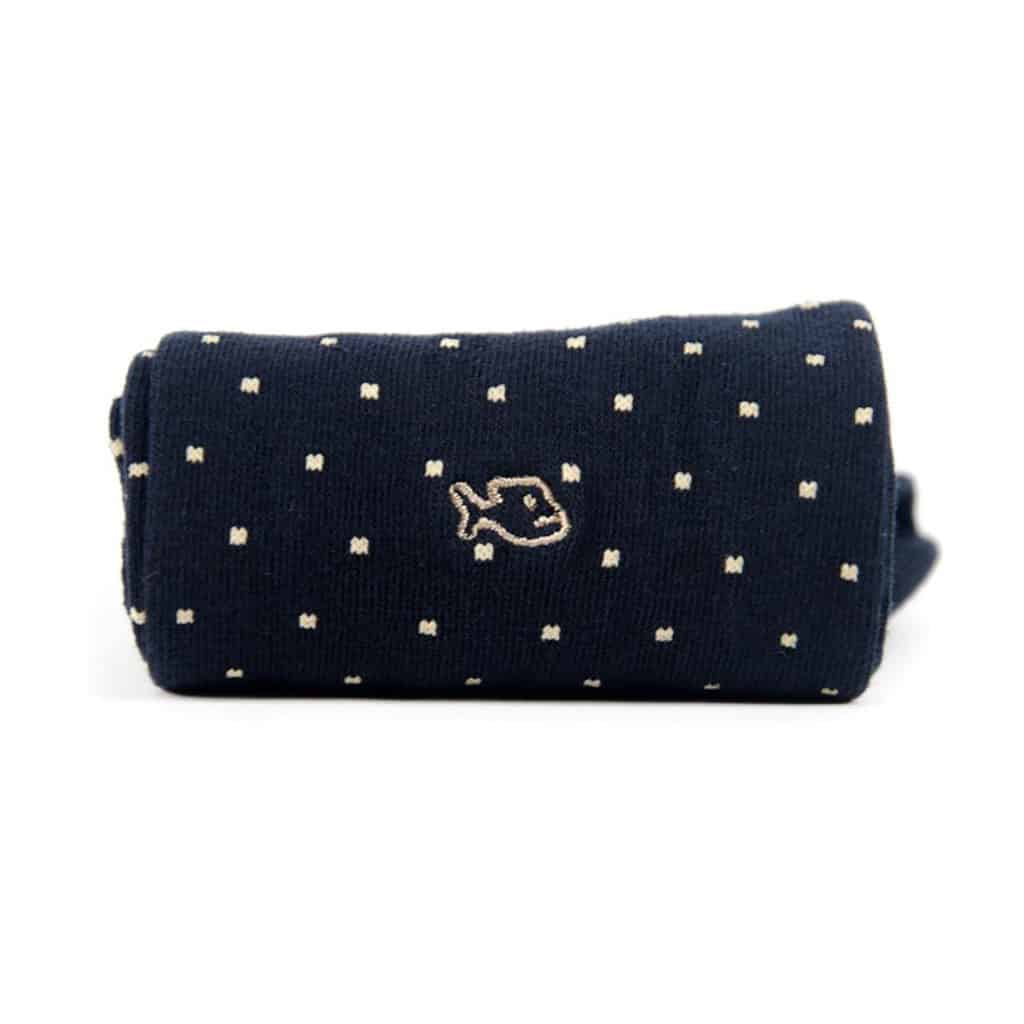 une paire de chaussette en coton peigné beige "square" Billybelt, zoom sur le logo sur fond blanc