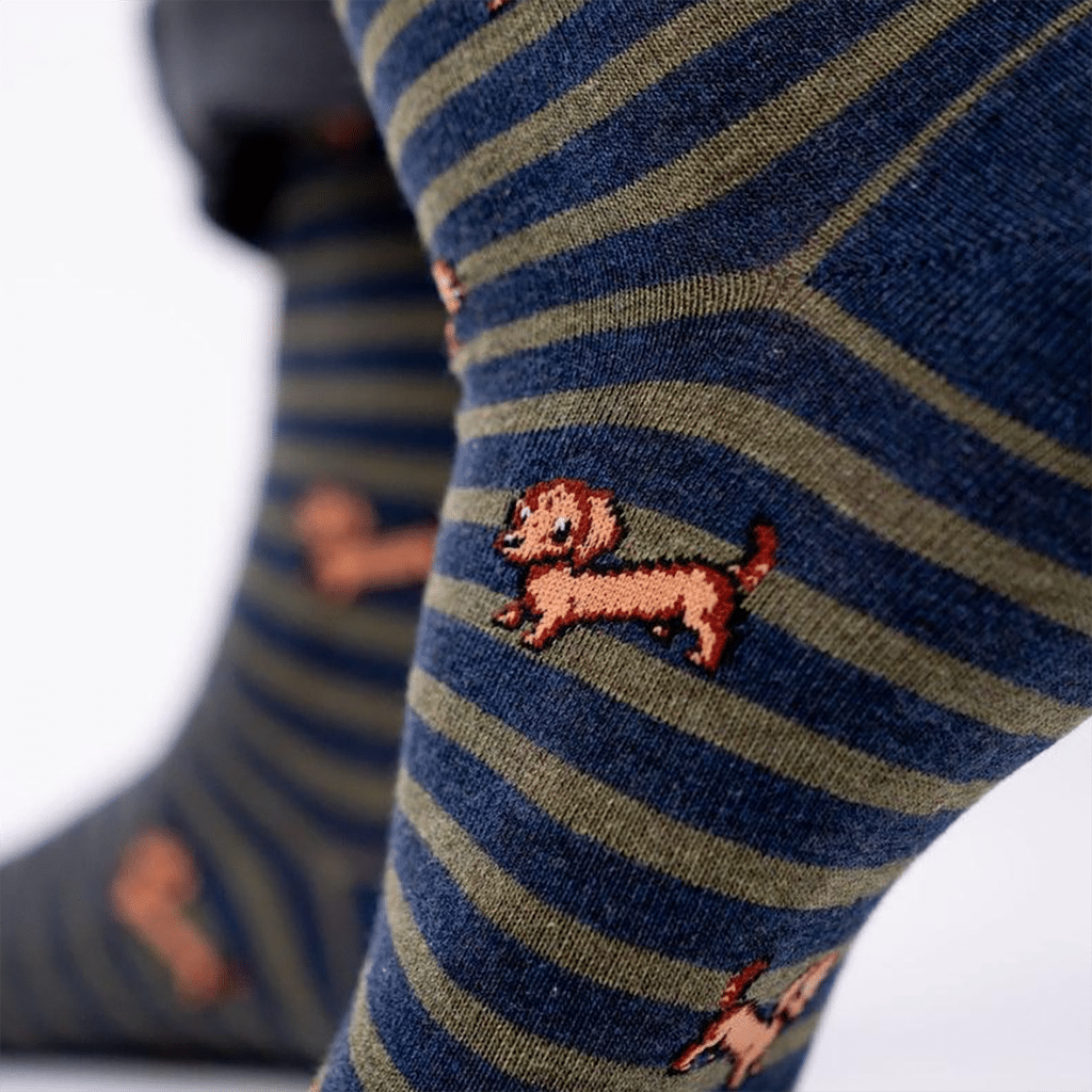 une paire de chaussettes en coton peigné "teckel" Billybelt, zoom sur le motif