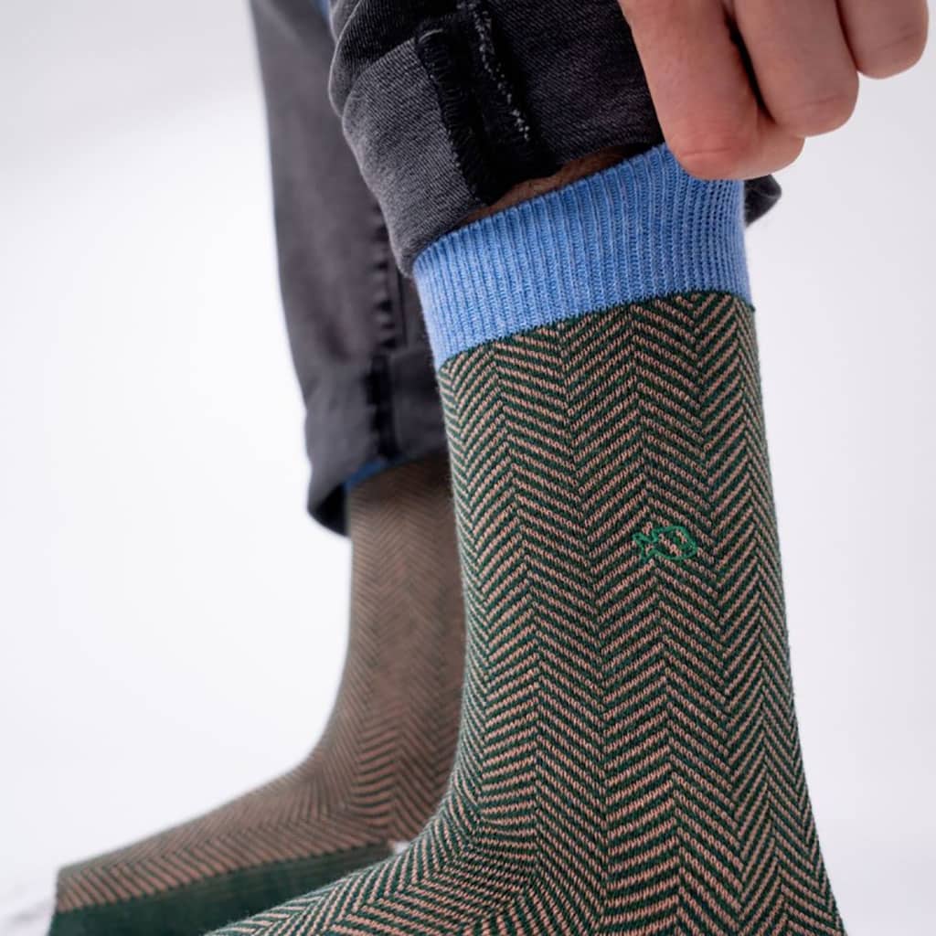 Une paire de chaussettes en coton peigné chevrons '"Brocéliande" Billybelt, zoom sur le motif