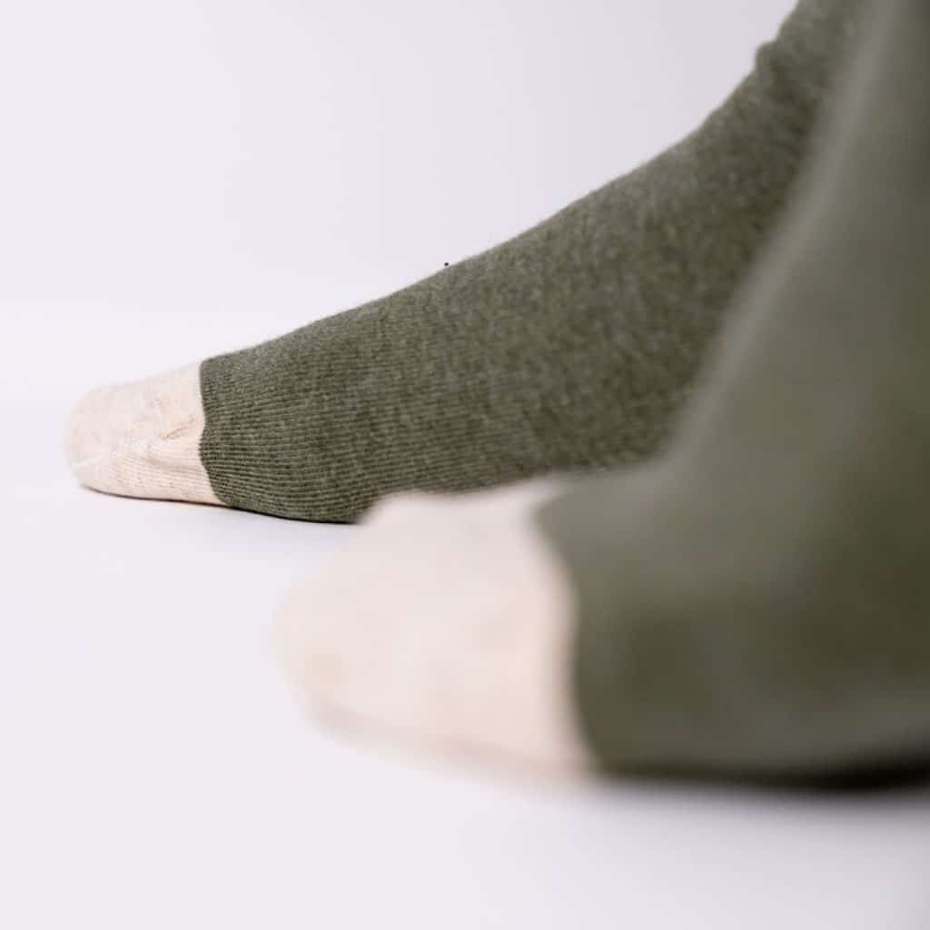 une paire de chaussettes en coton peigné kaki Billybelt, zoom sur le tissu