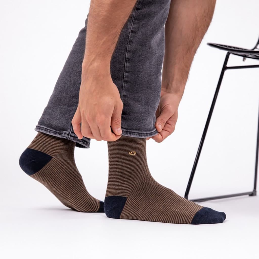 une paire de chaussettes en coton peigné rayées "hazelnut" Billybelt, vue de côté
