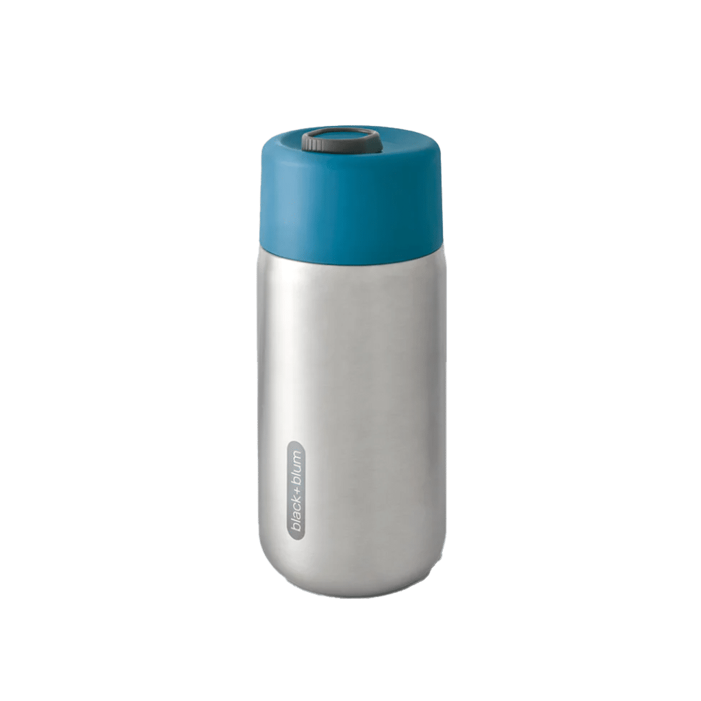 une tasse de voyage isotherme 340ml Black+Blum, vue de face sur fond blanc