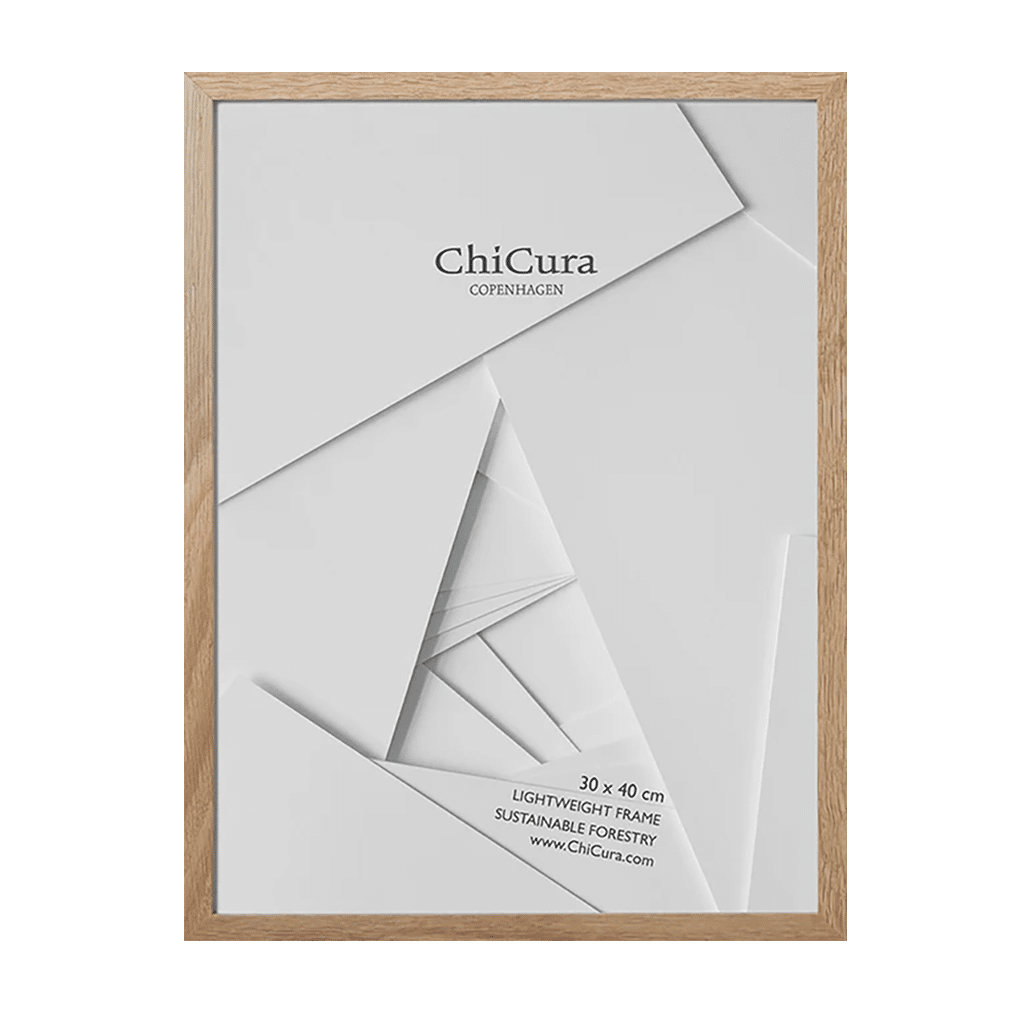Cadre en bois 30×40 cm - Chêne - Vitre en acrylique – Chicura - Vu de face sur fond blanc