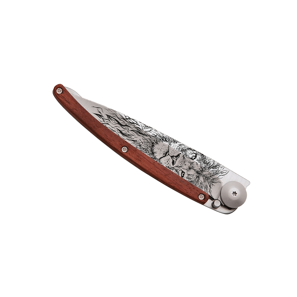 Couteau de poche titane 37g - Bois corail - Lion, Deejo, vue de face sur fond blanc