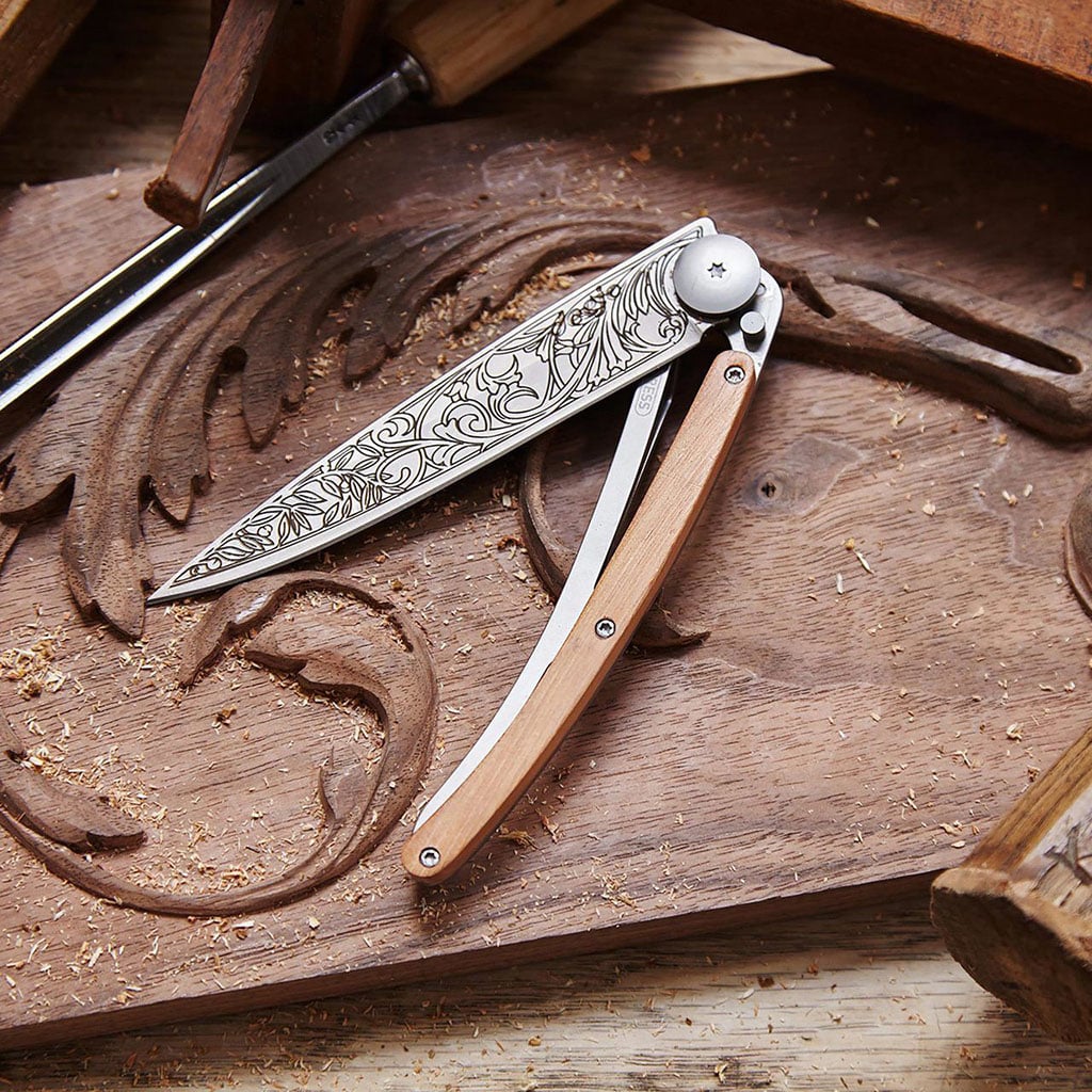Couteau de poche titane 37g - Genévrier - Art nouveau, Deejo, vue de face