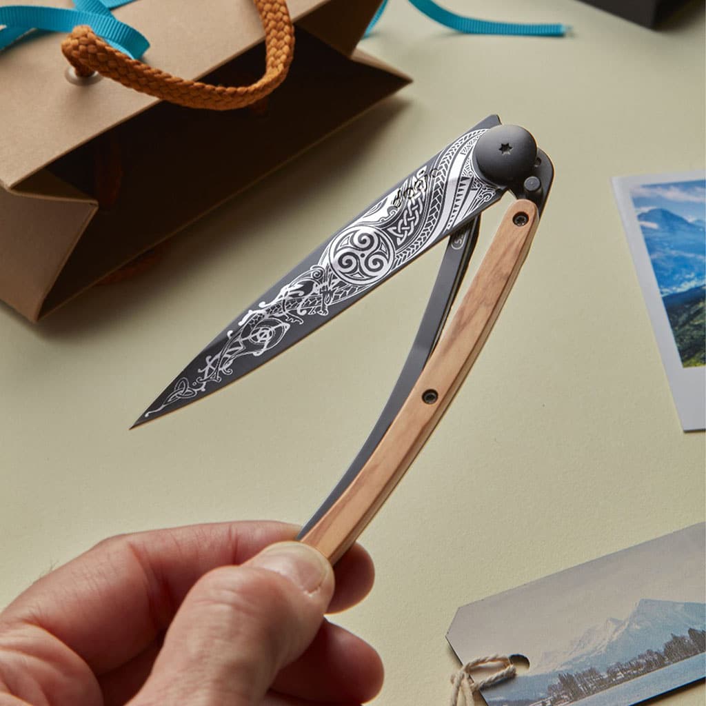Couteau de poche titane 37g - Genévrier - Celte, Deejo, vue de face