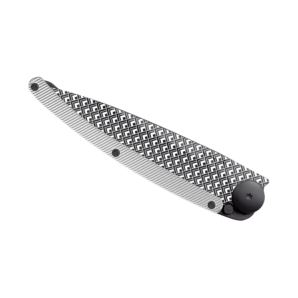 Couteau de poche black aluminium 37g - Gris clair - Quadratique, Deejo, vue de face sur fond blanc