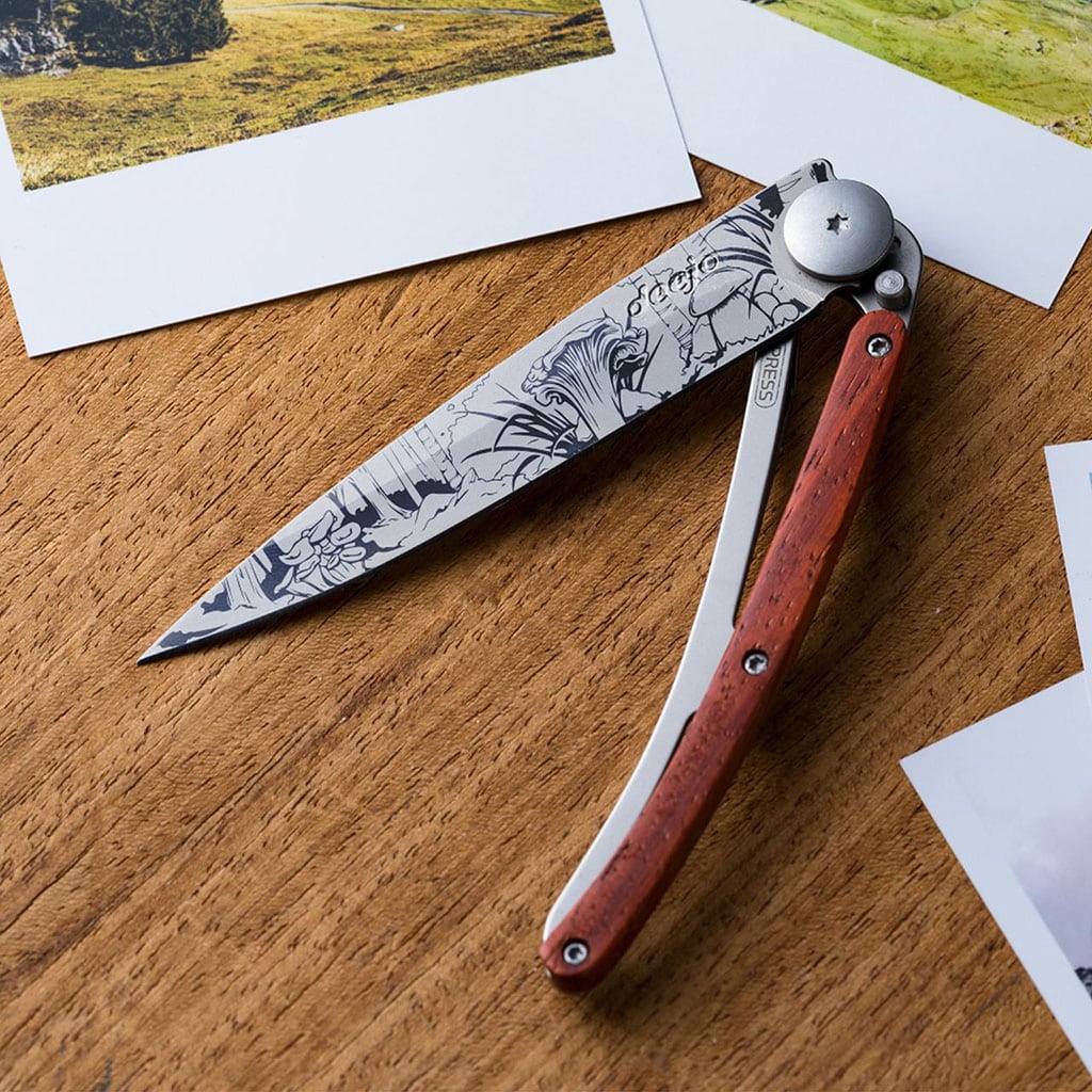 Couteau de poche titane 37g - Bois corail - Champignon, Deejo, vue de face