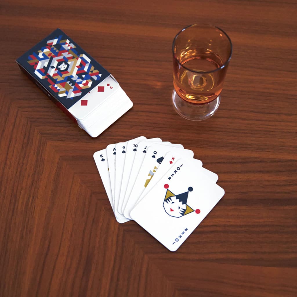 un jeu de cartes Papier Tigre, utilisé