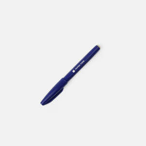 un stylo signature bleu Papier Tigre , vue de face sur fond blanc