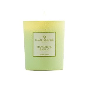 une bougie végétale mandarine basilic Plantes&Parfums, vue de face sur fond blanc