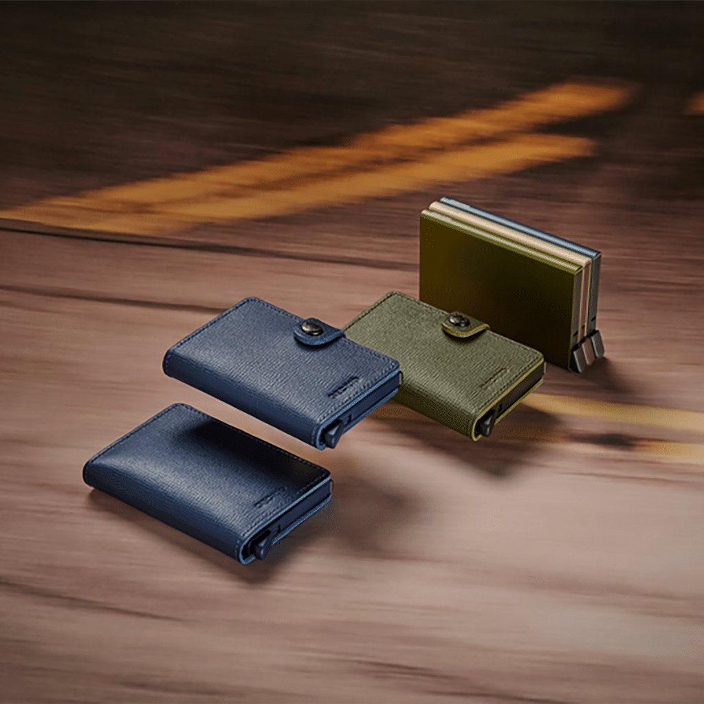 Miniwallet Crisple Navy : Élégance et Compacité, Secrid, ambiance