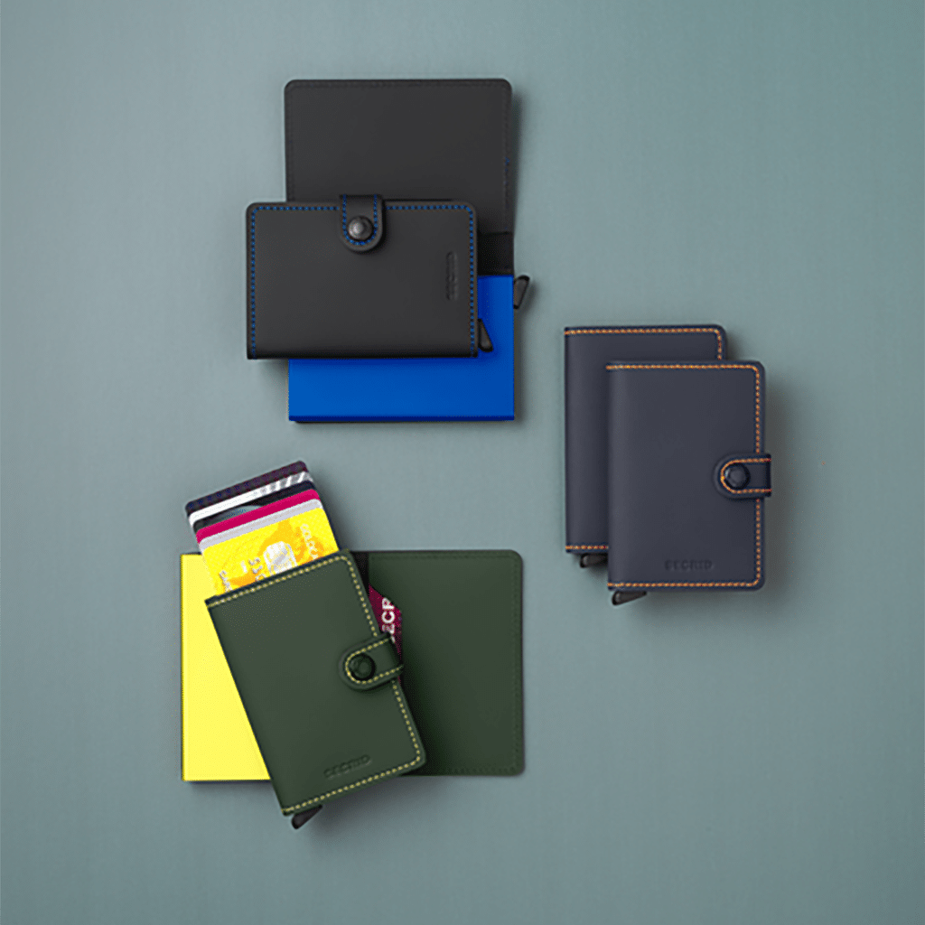 Miniwallet Matte Nightblue & Orange : Élégance et Compacité, Secrid, ambiance