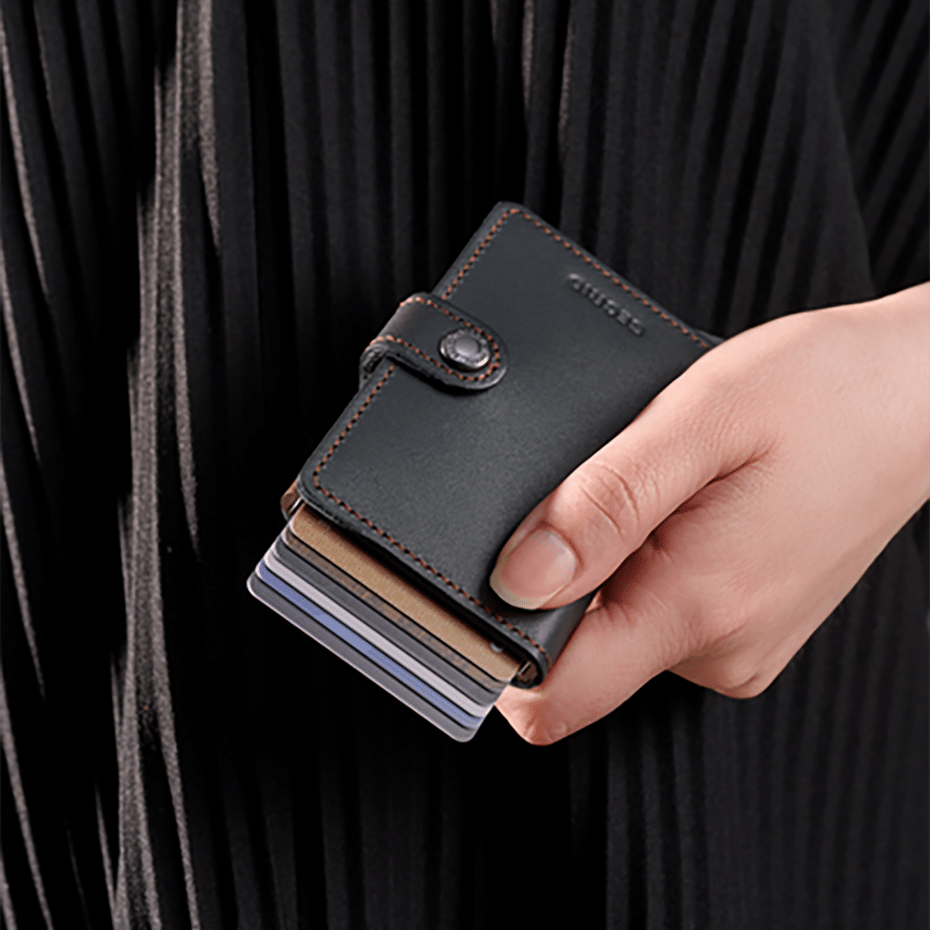 Miniwallet Original Black-Brown : Élégance et Compacité, Secrid, ambiance