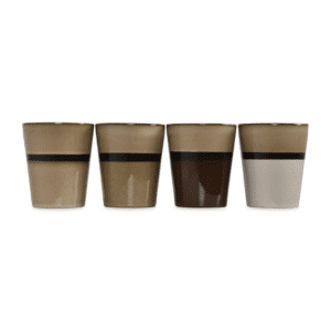 une tasse grand modèle, vue de face sur fond blanc