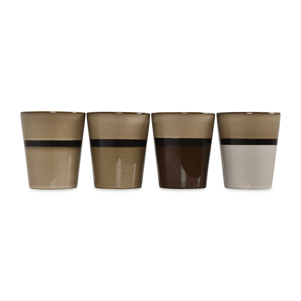 une tasse grand modèle, vue de face sur fond blanc