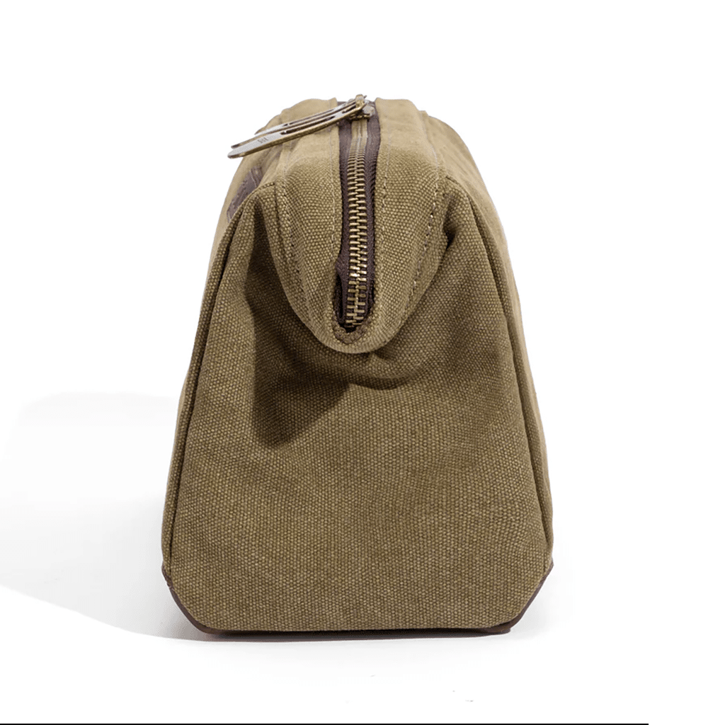 Trousse de toilette - Olive - ZEDE - Vue de côté sur fond blanc