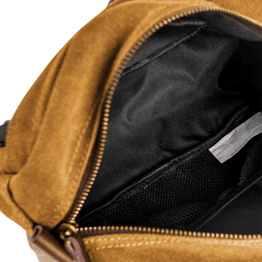 Une trousse "varenne" jaune ZEDE, vue ouvert