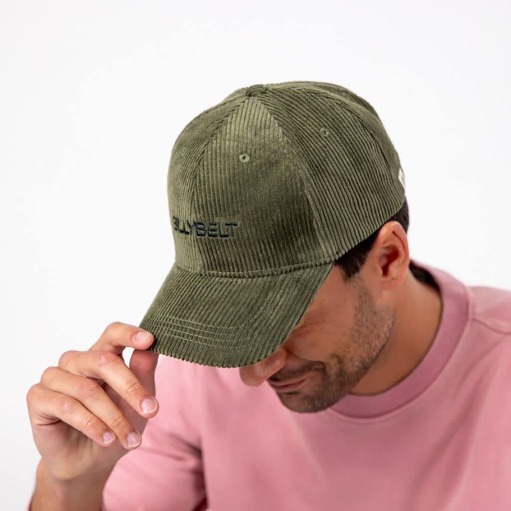 une casquette en velours kaki billybelt, ambiance porté
