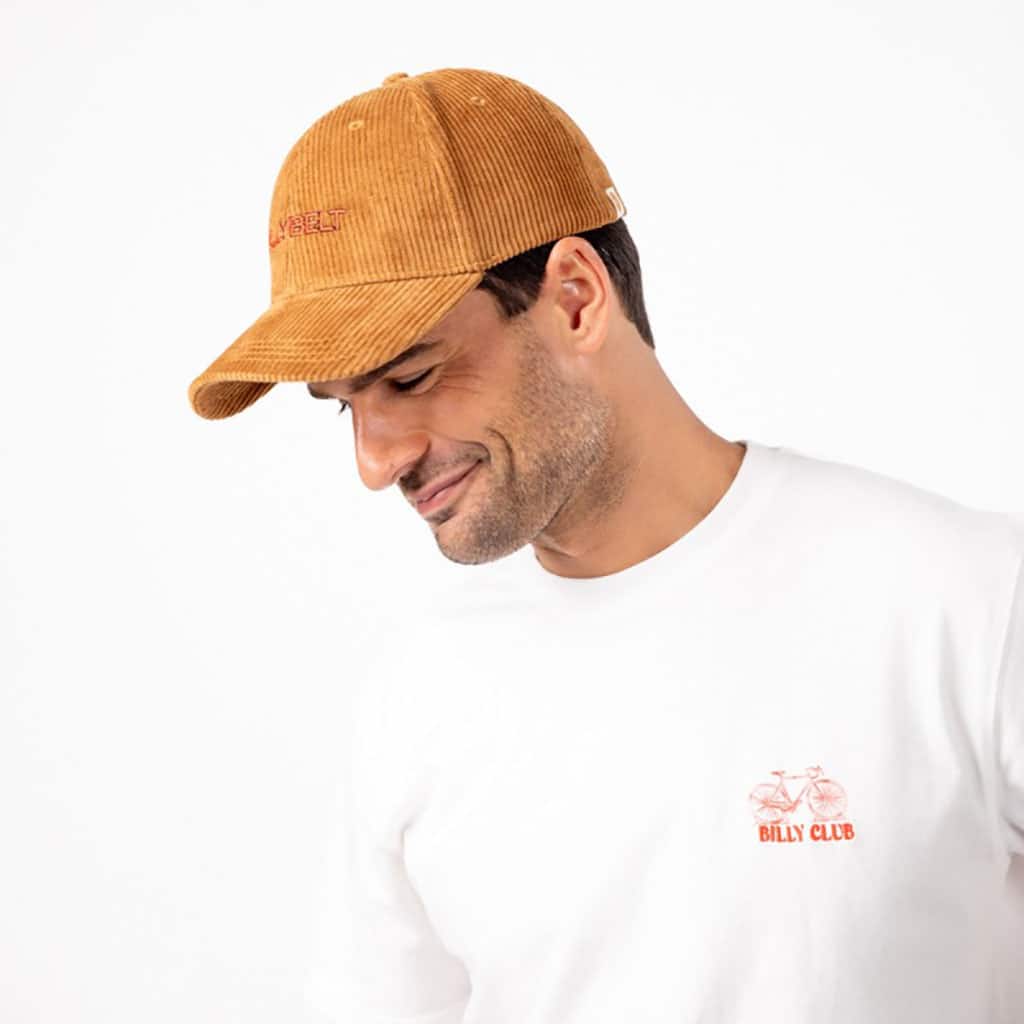 une casquette en velours marron billybelt, ambiance porté