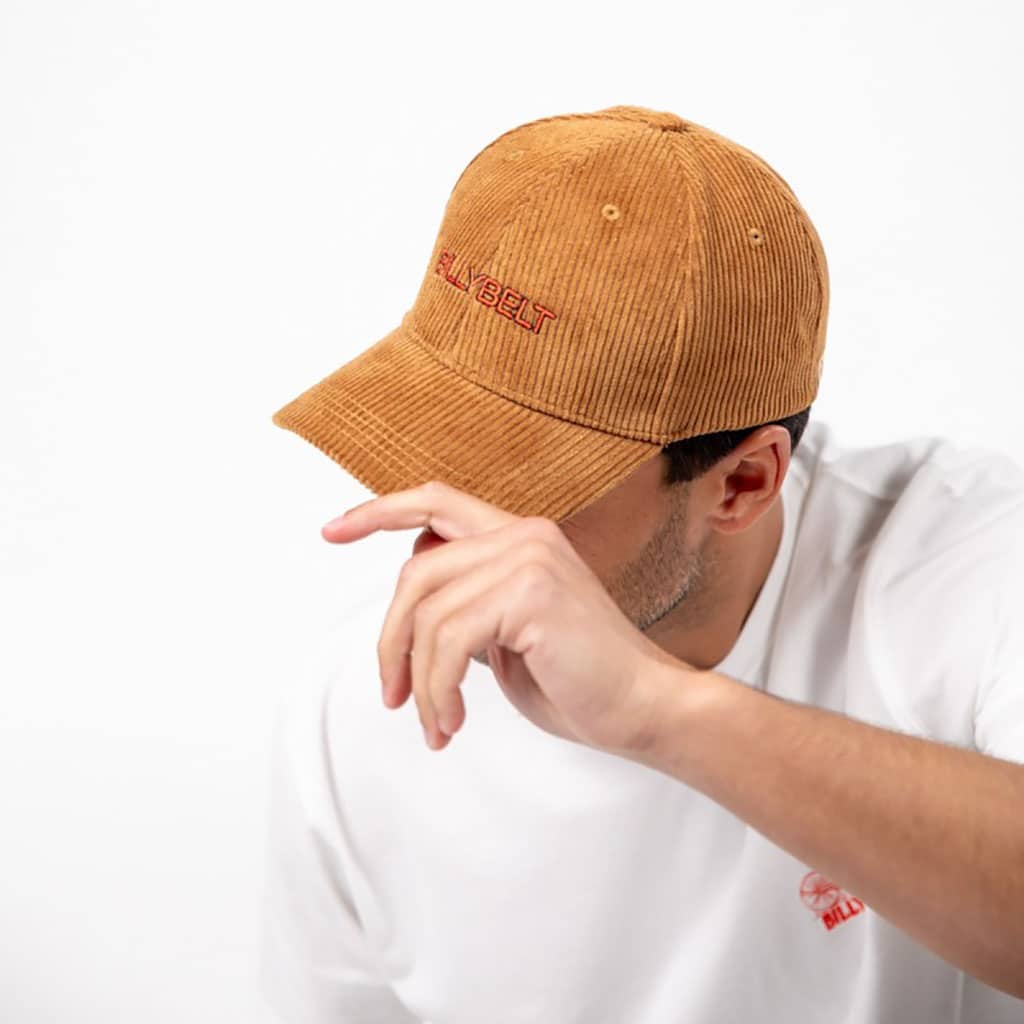 une casquette en velours marron billybelt, ambiance porté