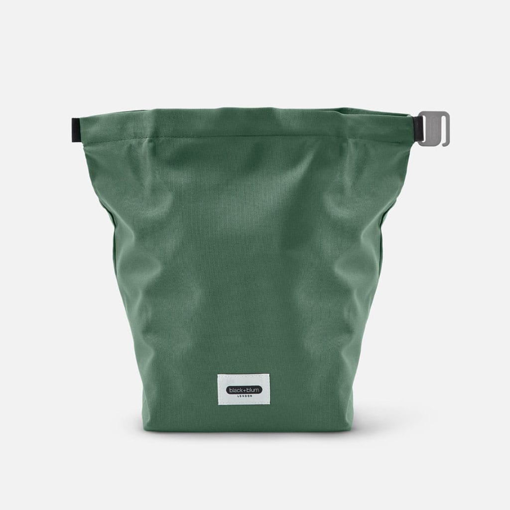 un lunch bag isotherme olive Black+Blum, vue de face sur fond blanc