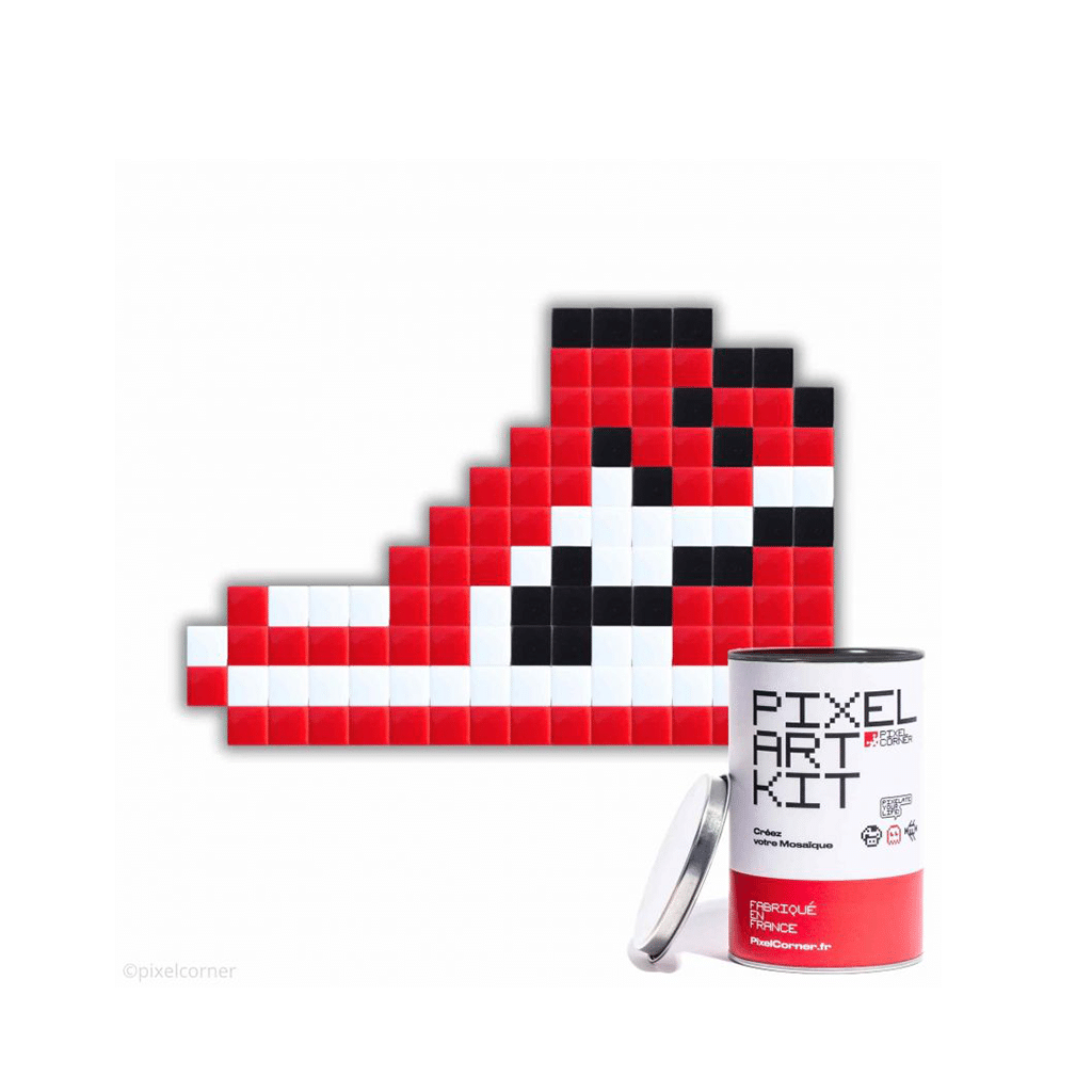 Kit DIY Pixel Art - La Sneaker - Rouge, Kubbick, vue de face sur fond blanc