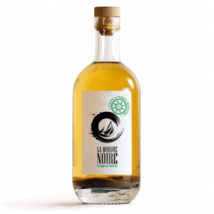 Spiritueux - Rhum arrangé Concombre Menthe – 70 cl – La Marque Noire - Vu de face sur fond blanc