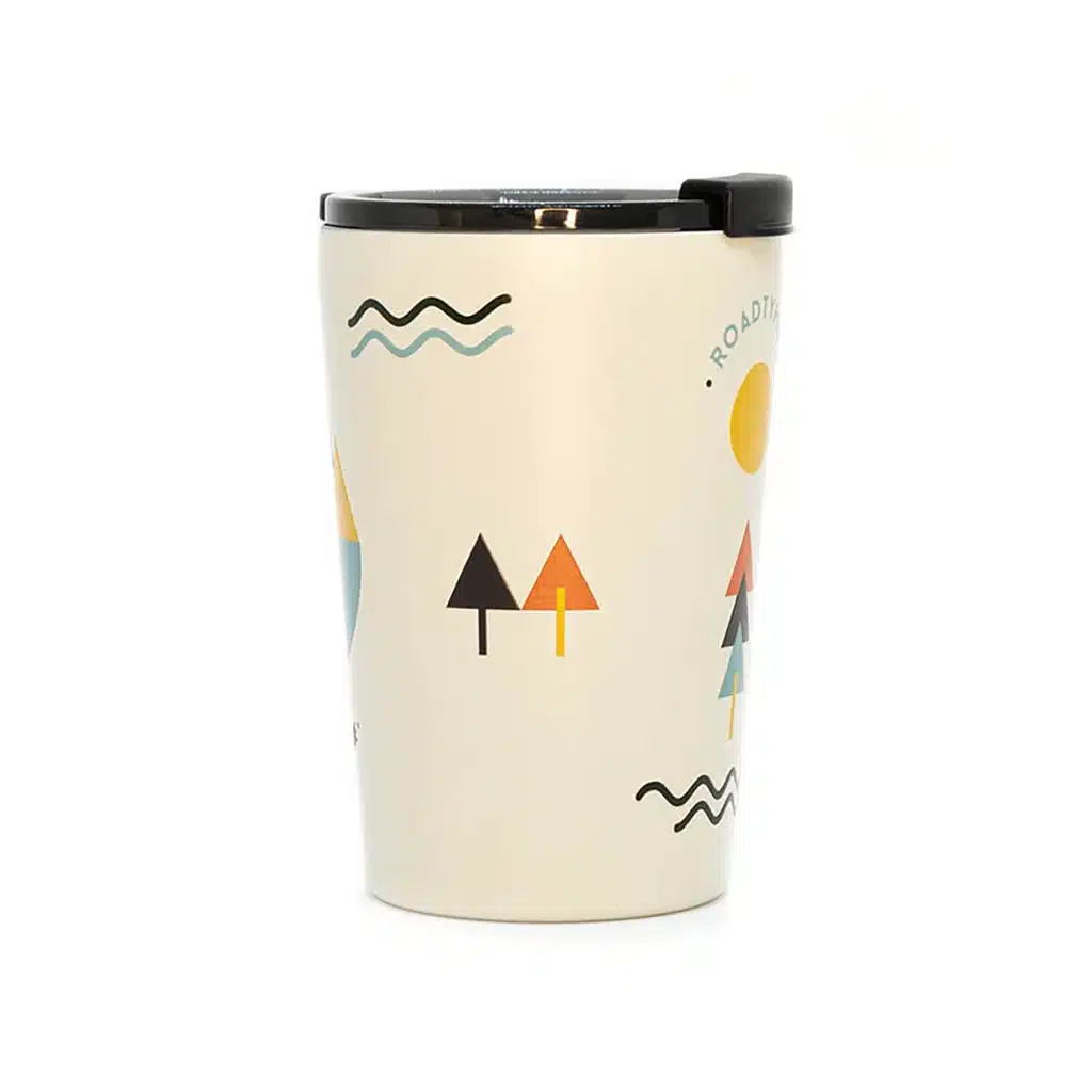 Tasse de voyage isotherme 300ml montagne blanche roadtyping mise en situation