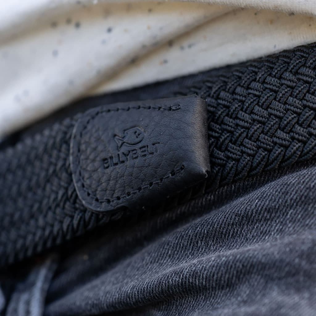 Une ceinture "All black" tressé élastique Billybelt, ambiance porté