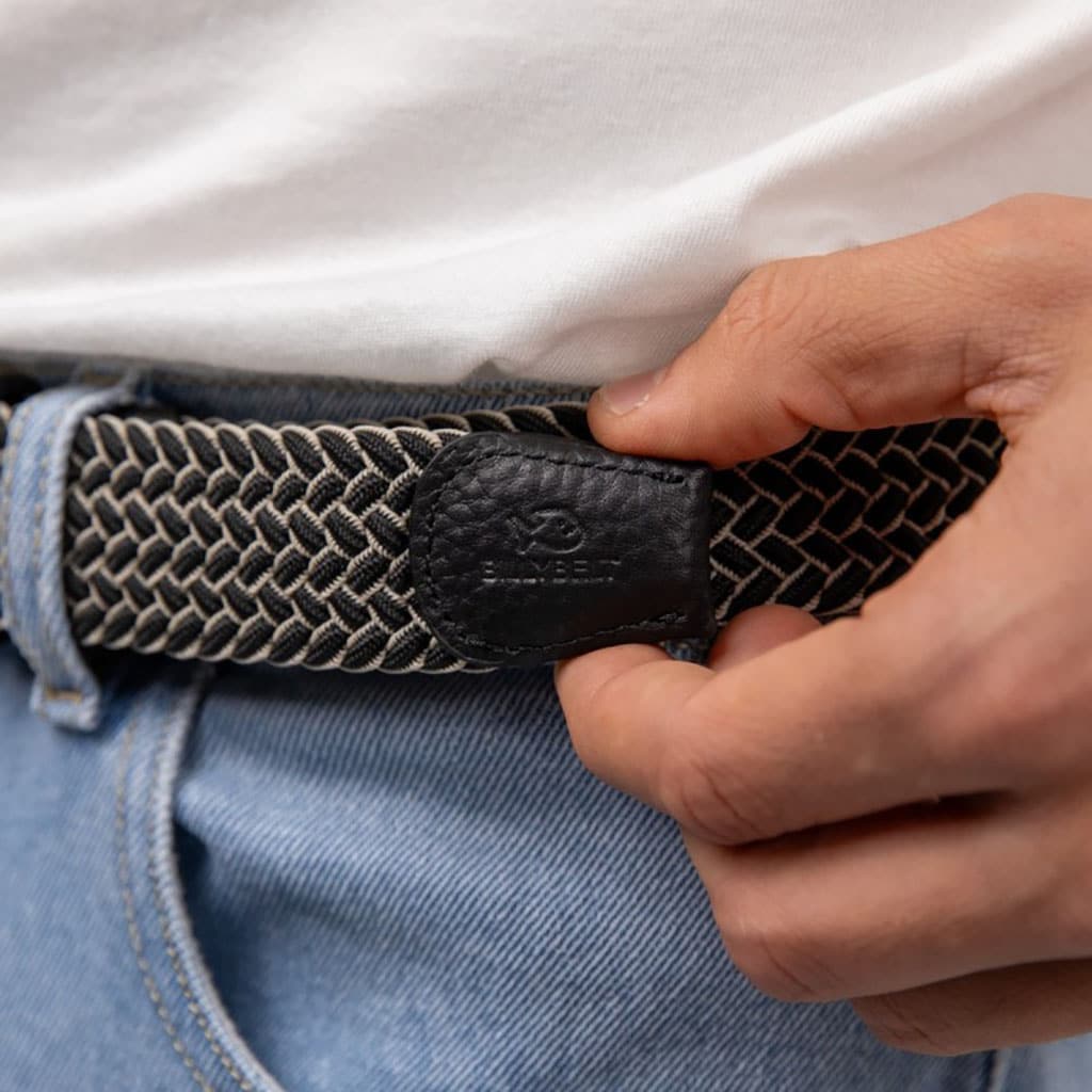 Une ceinture tressé élastique "Haka" Billybelt, ambiance porté