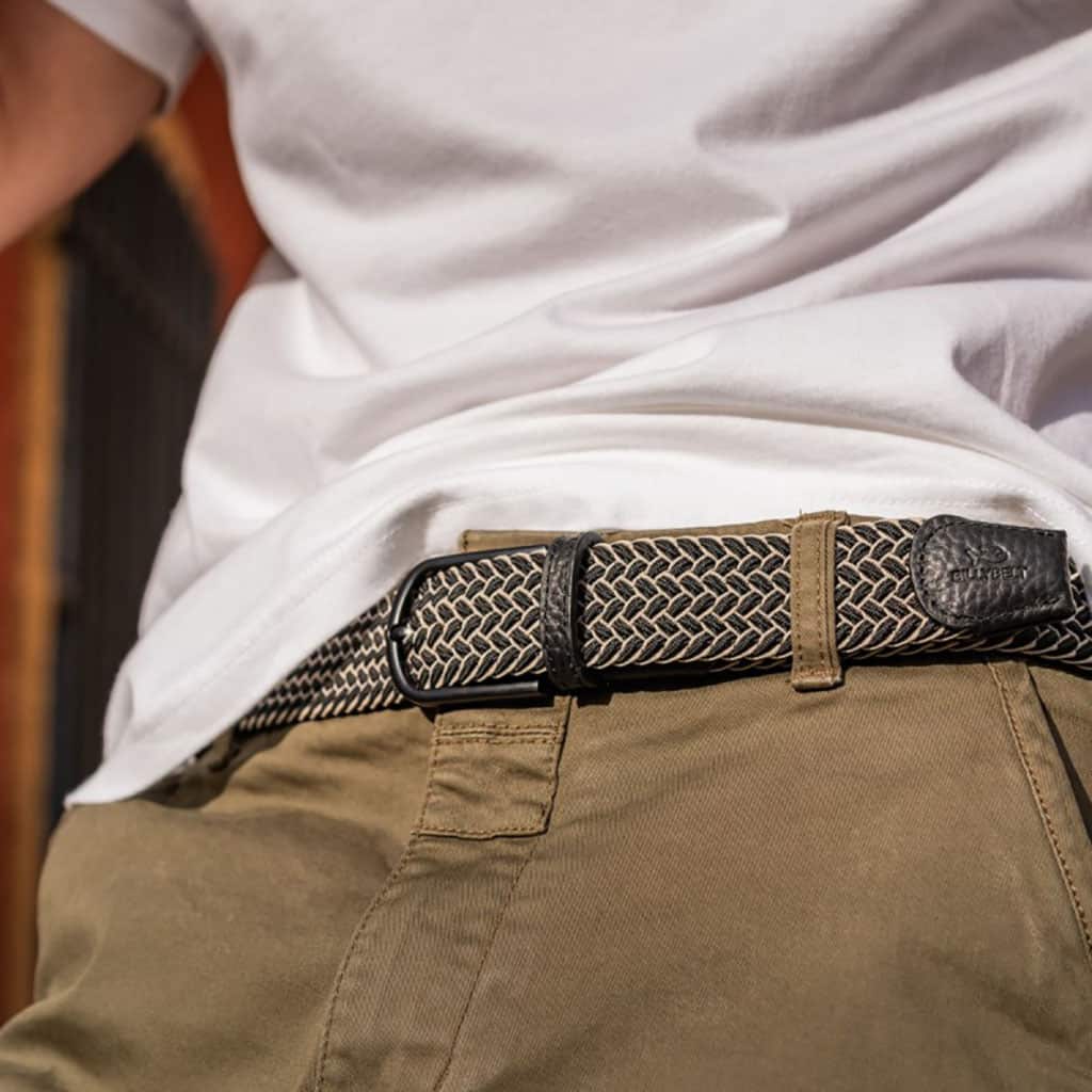 Une ceinture tressé élastique "Haka" Billybelt, ambiance porté