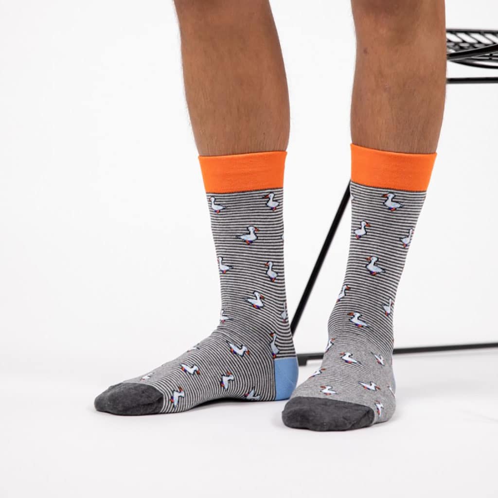 Une paire de chaussettes en coton peigne animaux oie Billybelt, ambiance porté