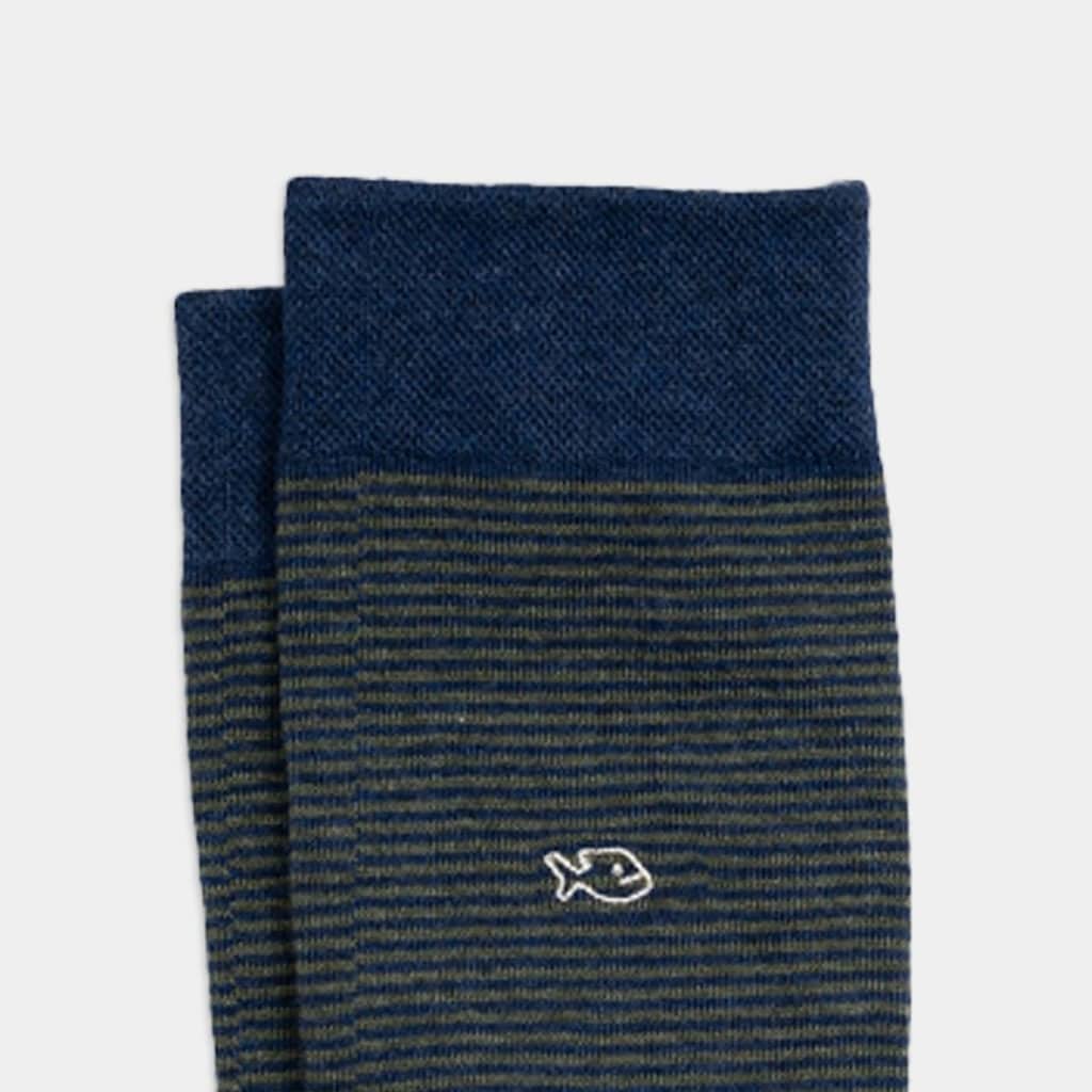 Une paire de chaussettes en coton peigne rayées elégante Billybelt, vue de face sur fond blanc