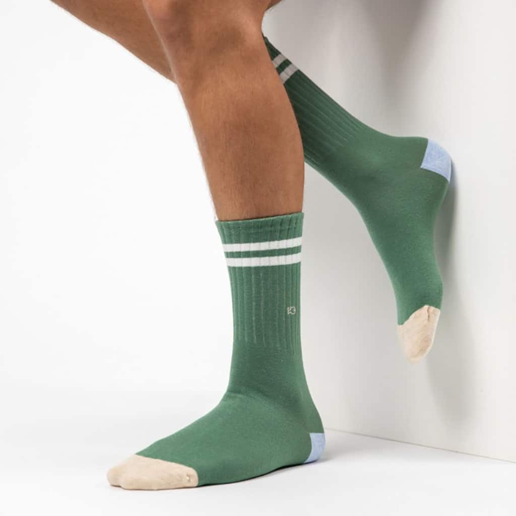 Une paire de chaussettes en coton peigné rétro Billybelt, ambiance porté
