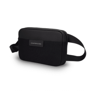un sac banane Habo all black Kapten & Son, vue de face sur fond blanc