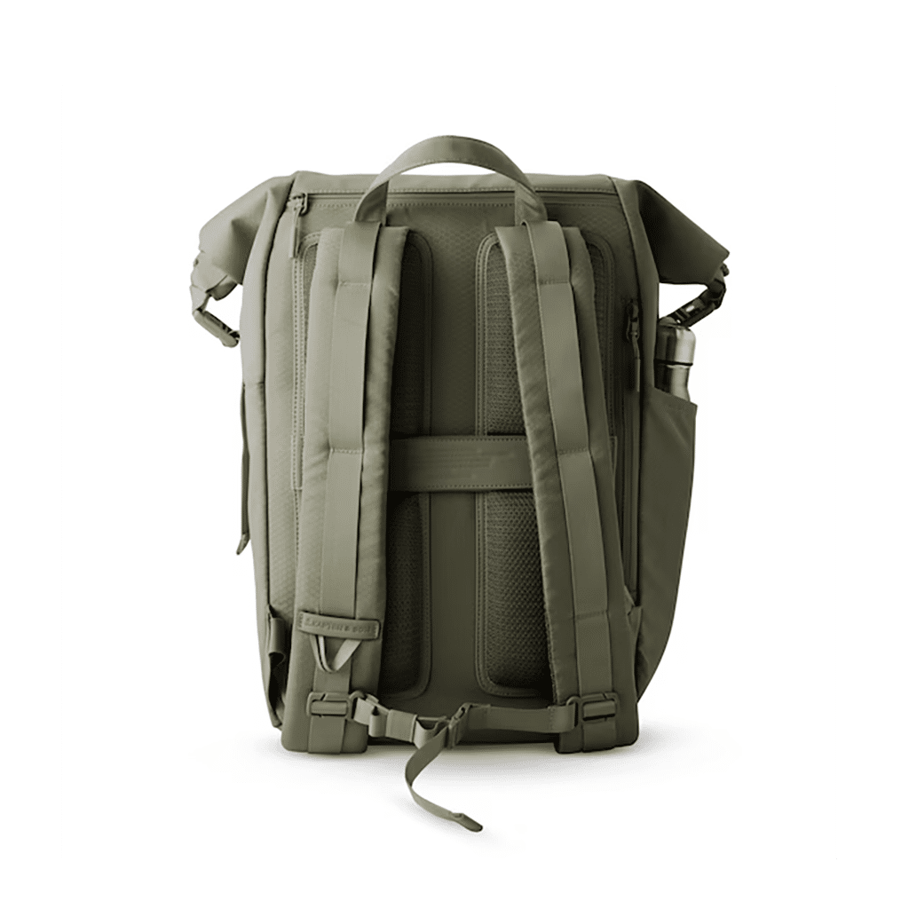 un sac à dos Yoho forest green Kapten & Son, vue de derrière sur fond blanc