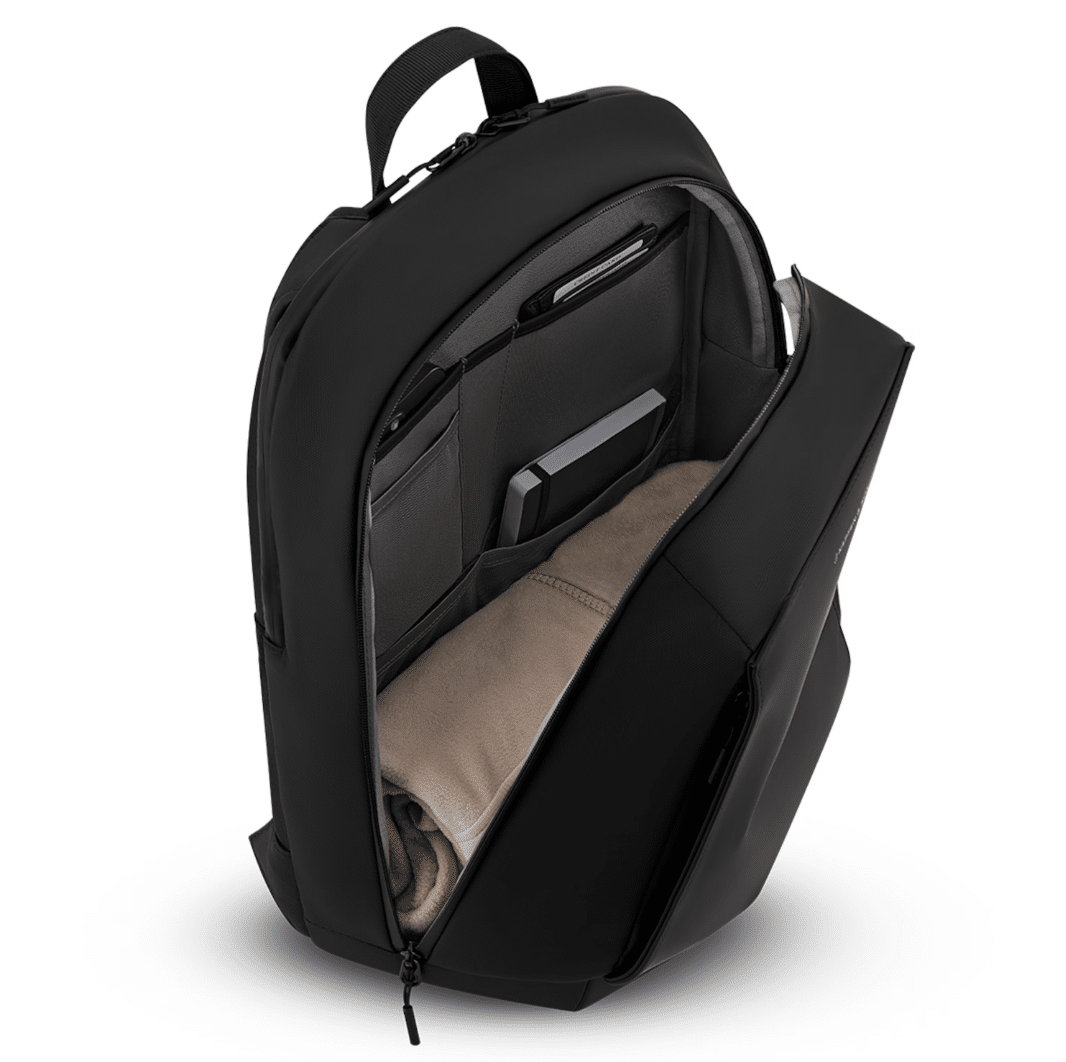 Un sac à dos all black Kapten & Son, ambiance