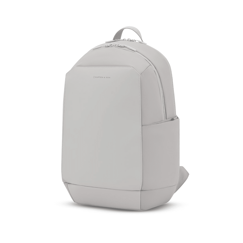 Un sac à dos Greige Kapten & Son, vue de face sur fond blanc