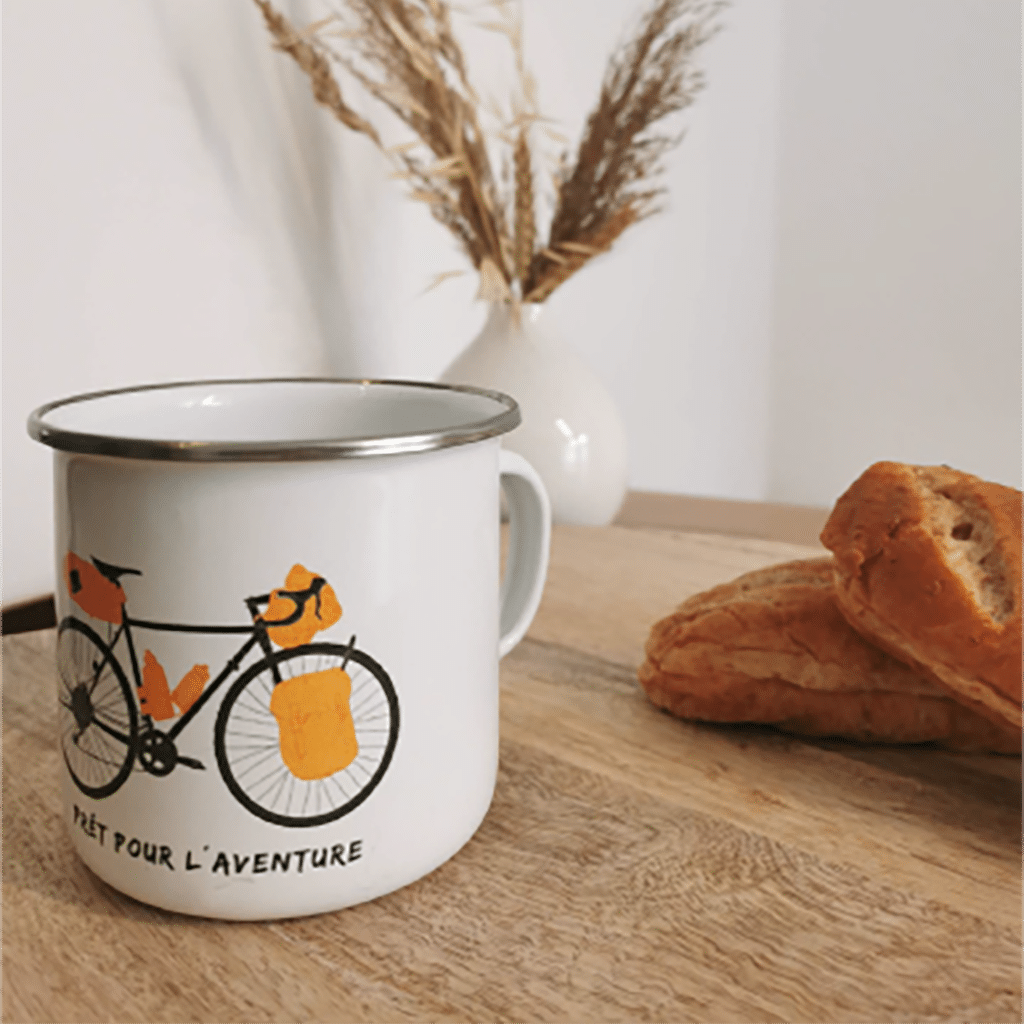 Le Mug du Cyclovoyageur : L'Indispensable Compagnon d'Aventure, Aventura Voyageur, vue de face