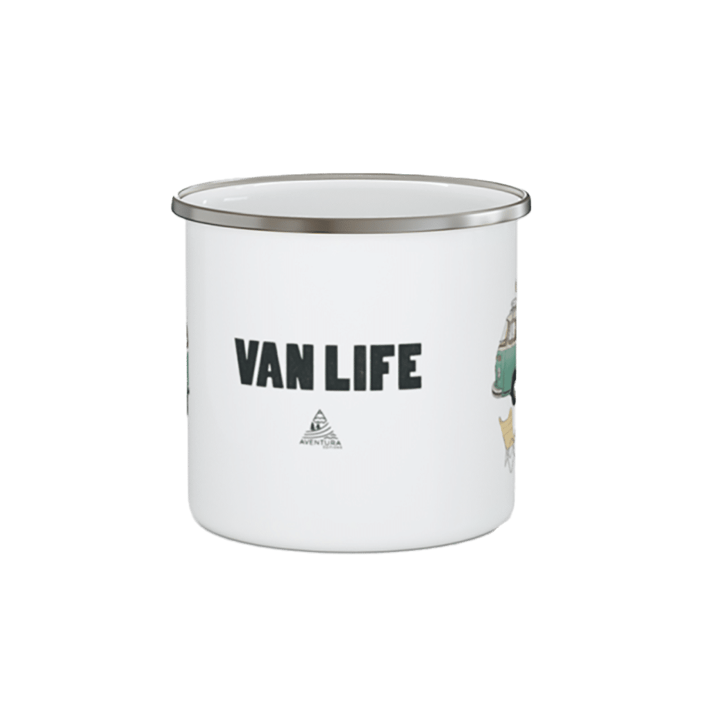 Réveillez-vous en compagnie de votre Mug du Vanlifer - Aventura Éditions, vue de côté sur fond blanc