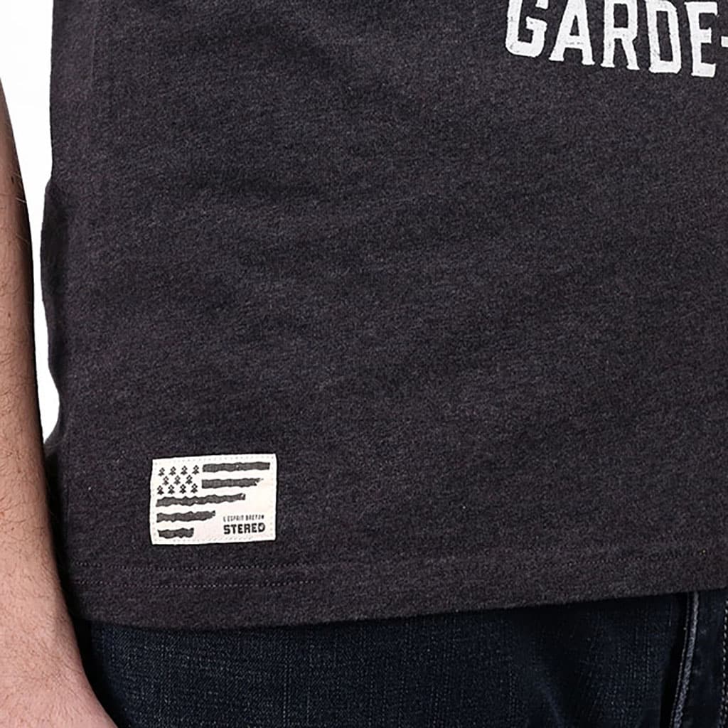 T-shirt Garde-Côte Gris Chiné : Élégance et confort au quotidien, Stered, zoom sur le motif