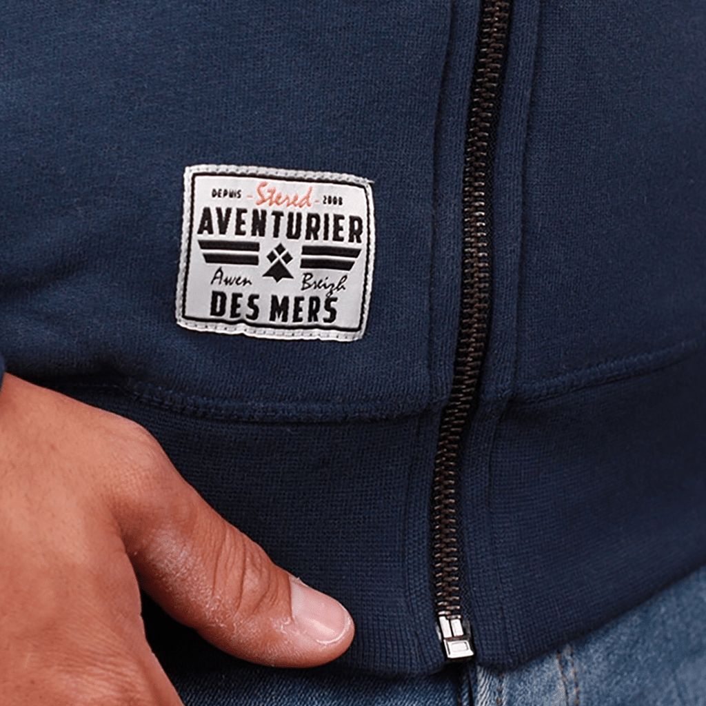 Veste zippée doublée sherpa ADM Marine : Élégance et Confort, Stered, zoom sur le motif