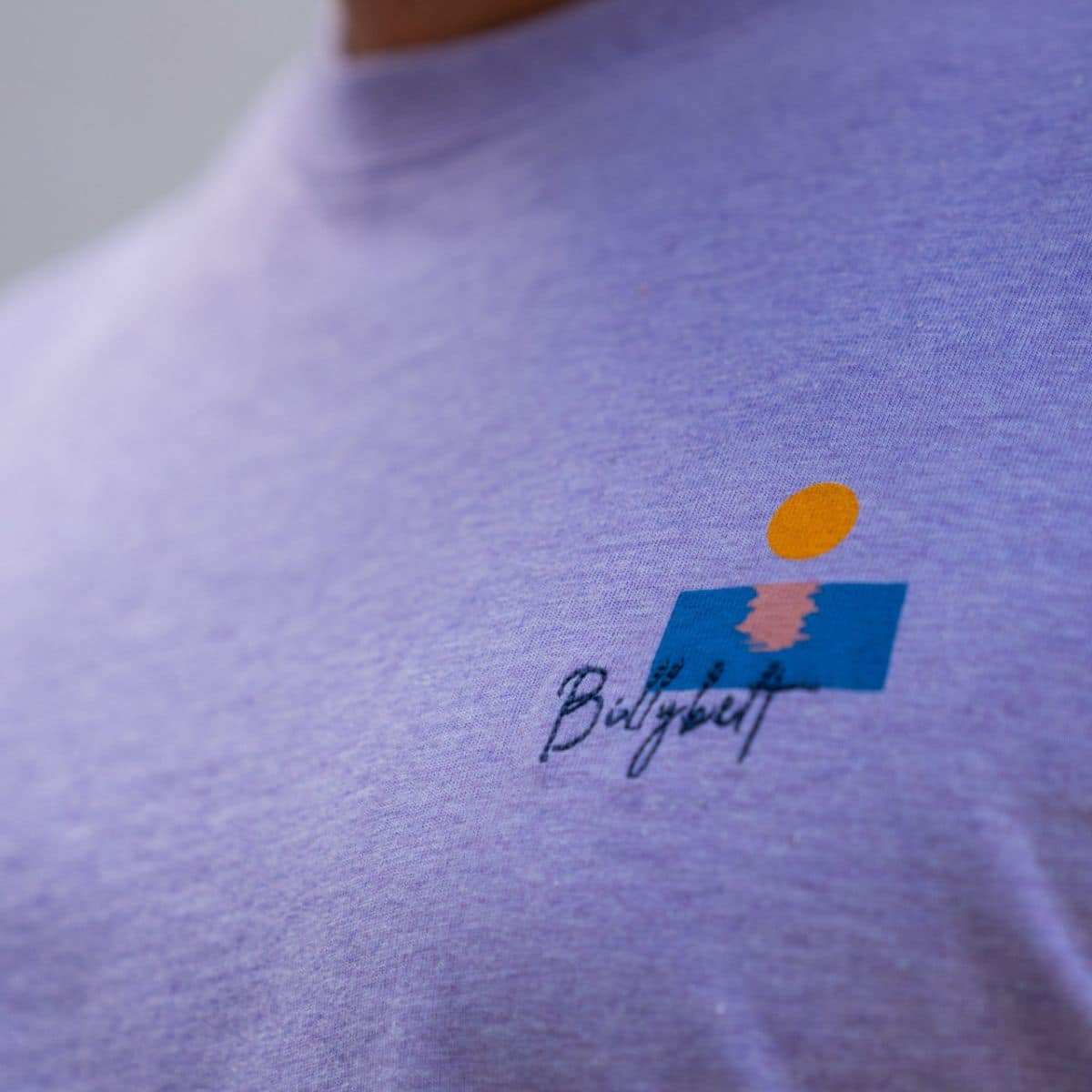 T-shirt 100% coton biologique vintage – Violet chiné – Billybelt - Porté