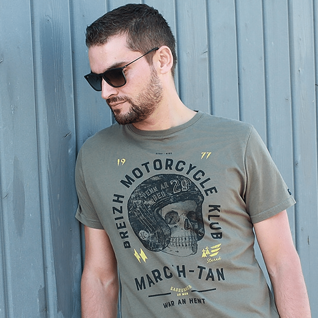 T-shirt Breizh Moto Klub Kaki, Stered, porté